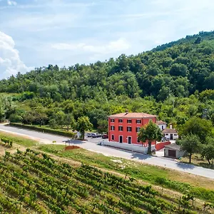 2* Affittacamere Casa Rossa